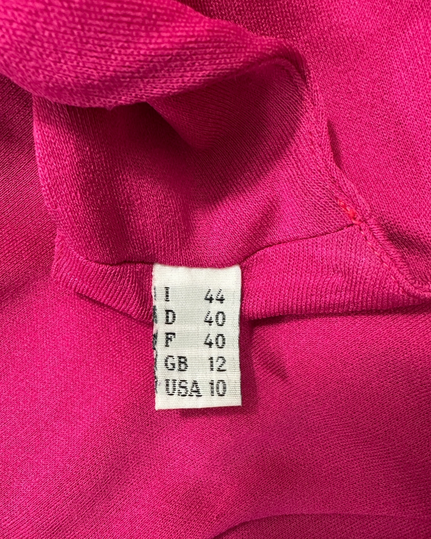 Moschino Cheap and Chic – Robe Vintage Rose Fuchsia – Drape et Nœud Latéral – Silhouette Sculptée – Made in Italy