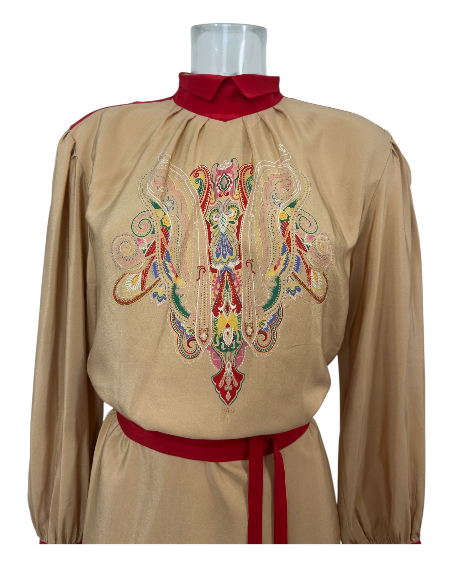 Sélection Paris Bonheur - Scali Paris – Robe Broderie Baroque – Soie Beige Broderies Rouge Carmine – Made in France