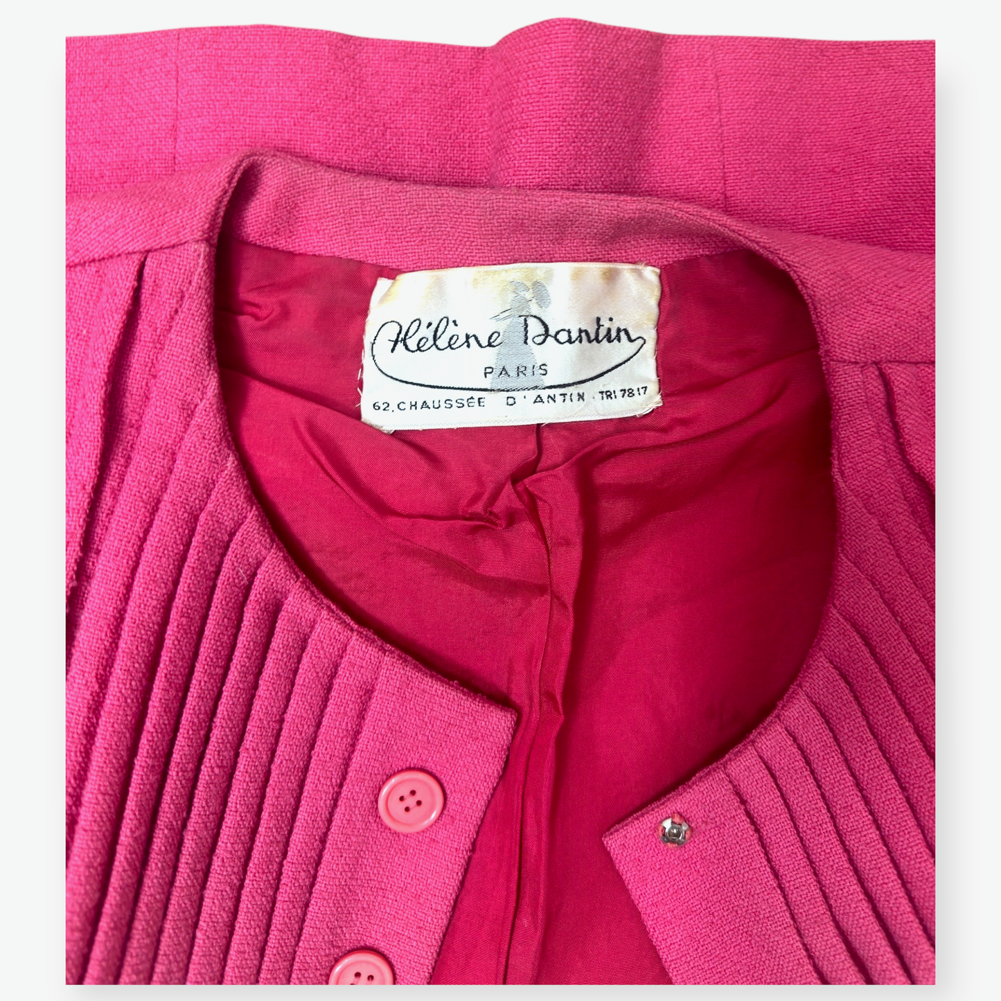 Sélection Paris Bonheur – Hélène Dantin Paris – Tailleur Rose Fuchsia – Laine & Satin – Made in France