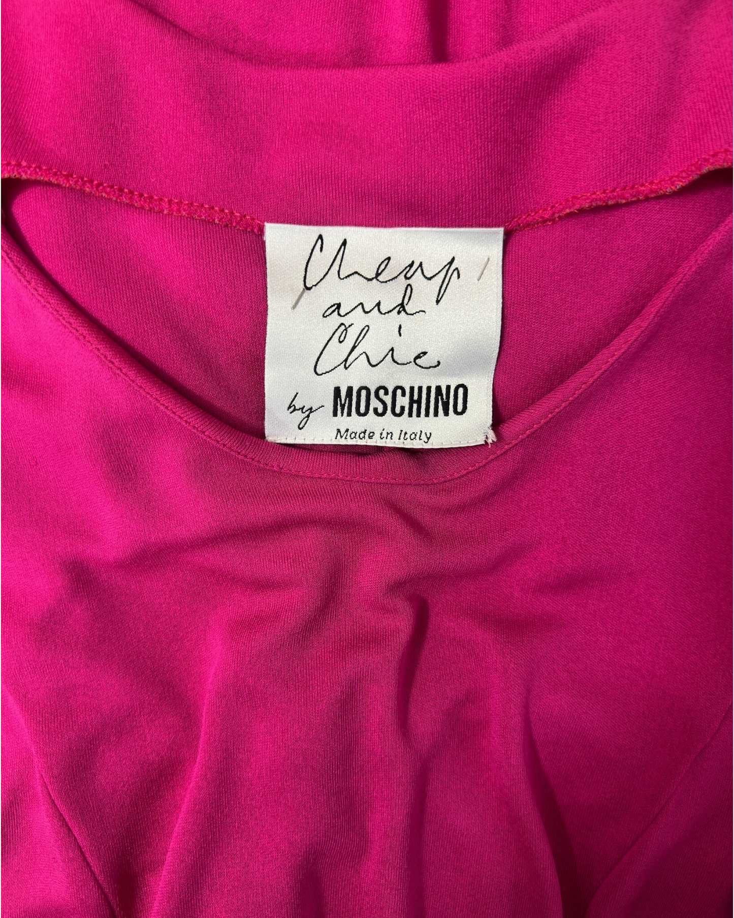 Moschino Cheap and Chic – Robe Vintage Rose Fuchsia – Drape et Nœud Latéral – Silhouette Sculptée – Made in Italy
