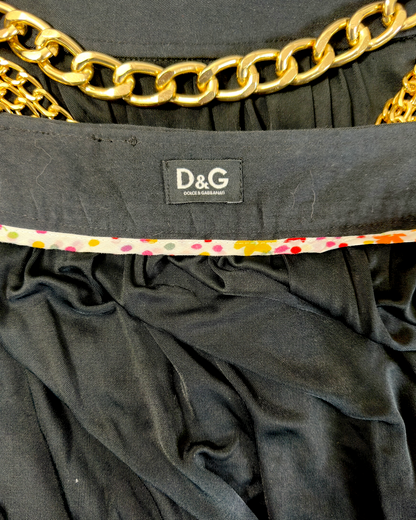 Dolce & Gabbana – Jupe  Noire – Chaînes Dorées Décoratives – Silhouette Plissée