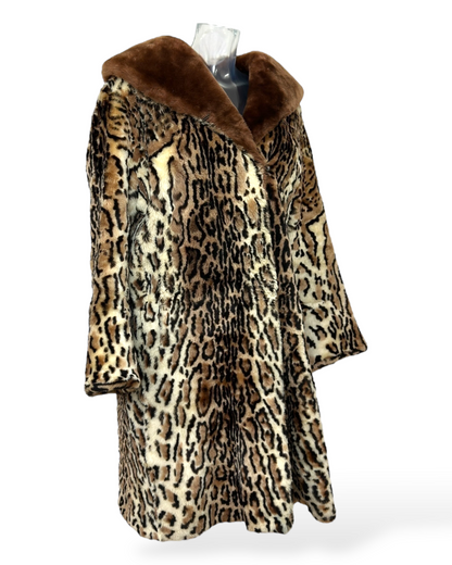 Sélection Paris Bonheur – Mady Lambrecht - Manteau Léopard – Mouton Lainé Naturel & Col Châle Brun – Années 1970