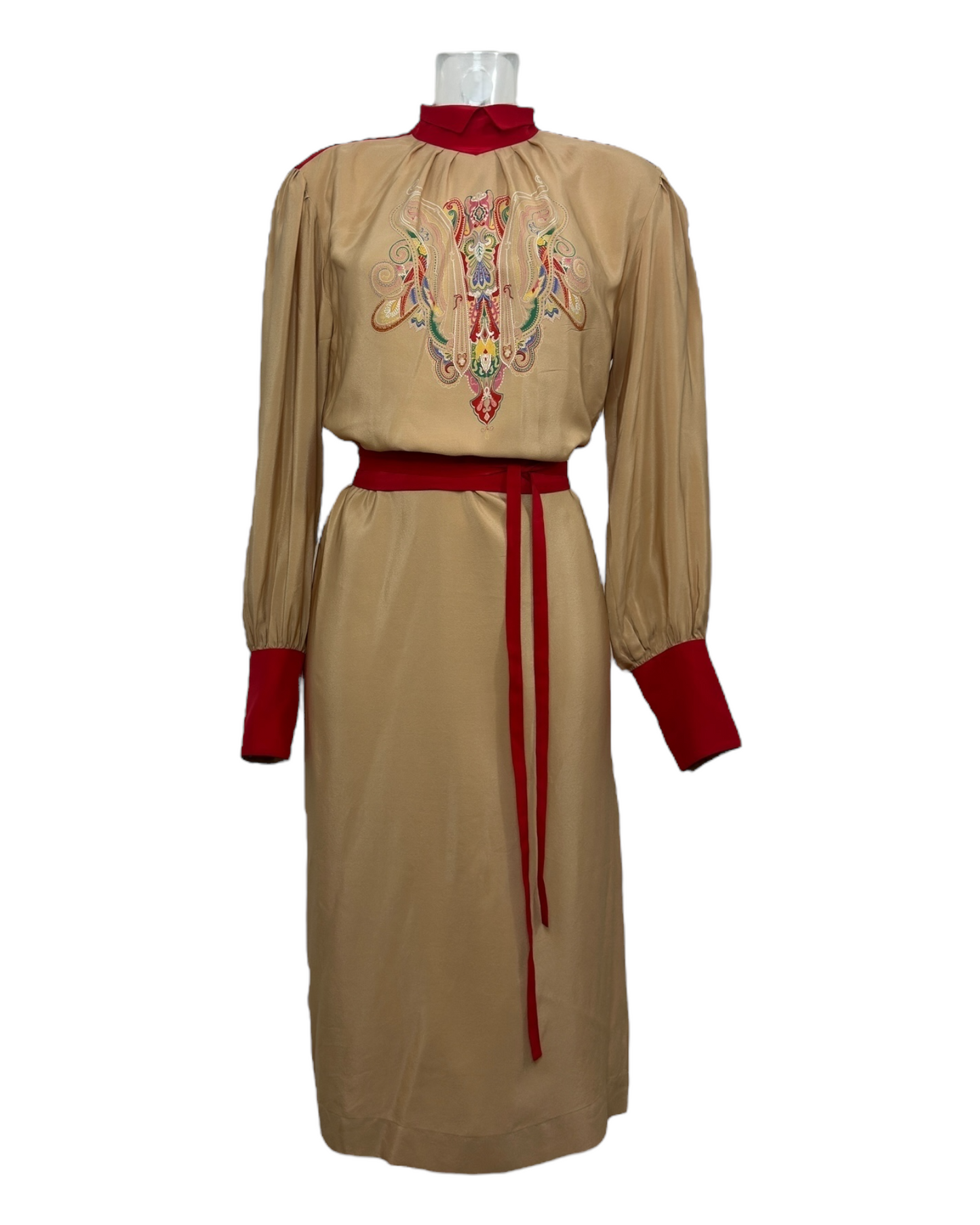 Scali Paris – Robe– Soie Brodée– Beige & Rouge Carmine – Made in France – Années 1970 | Paris Bonheur