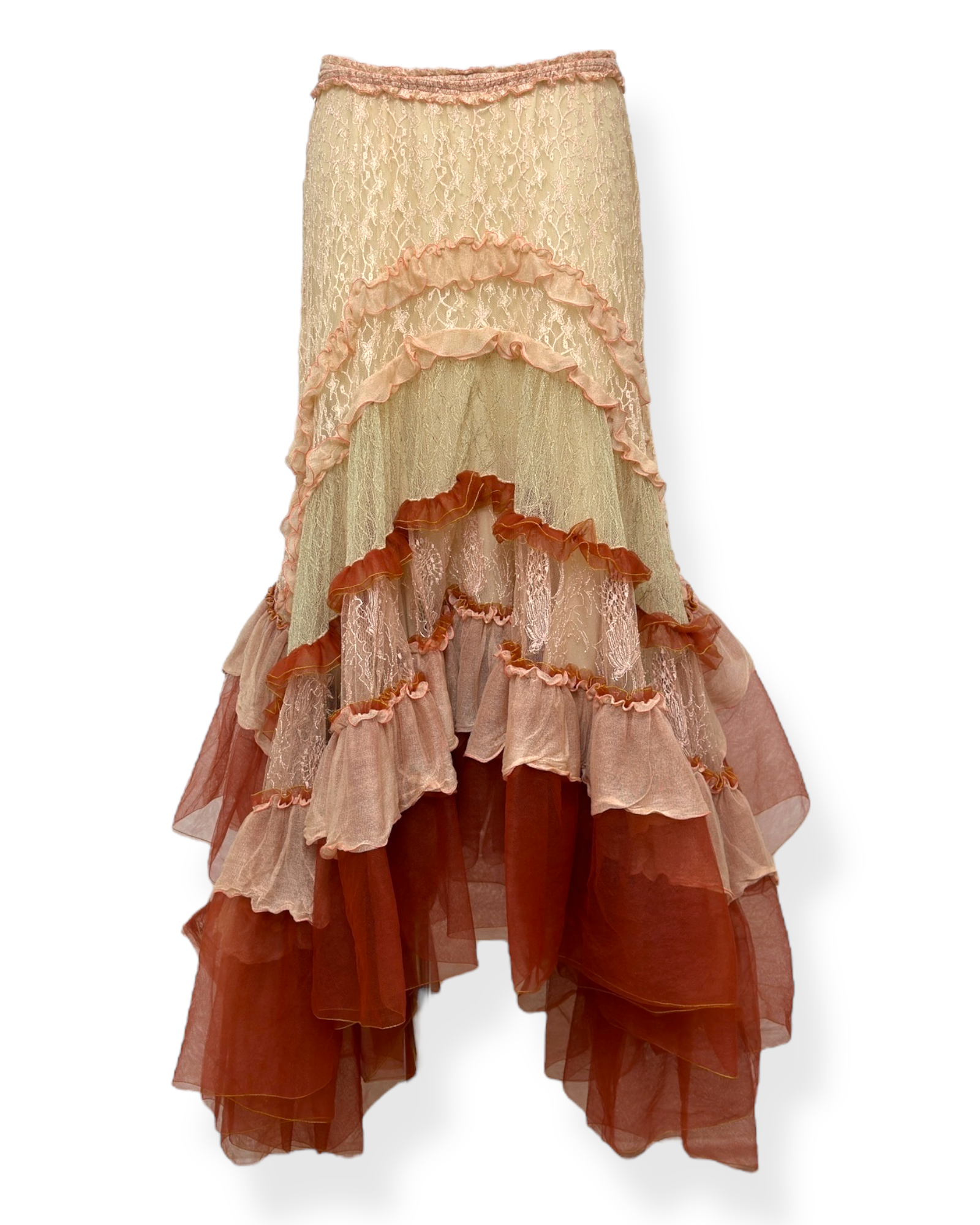 Chloé – jupon-long-asymétrique – dentelle-&-volants – peach-&-multicolour – taille-froncée – tombé-en-cascade – fabrication-Madagascar– Automne/Hiver-2016 | Paris-Bonheur