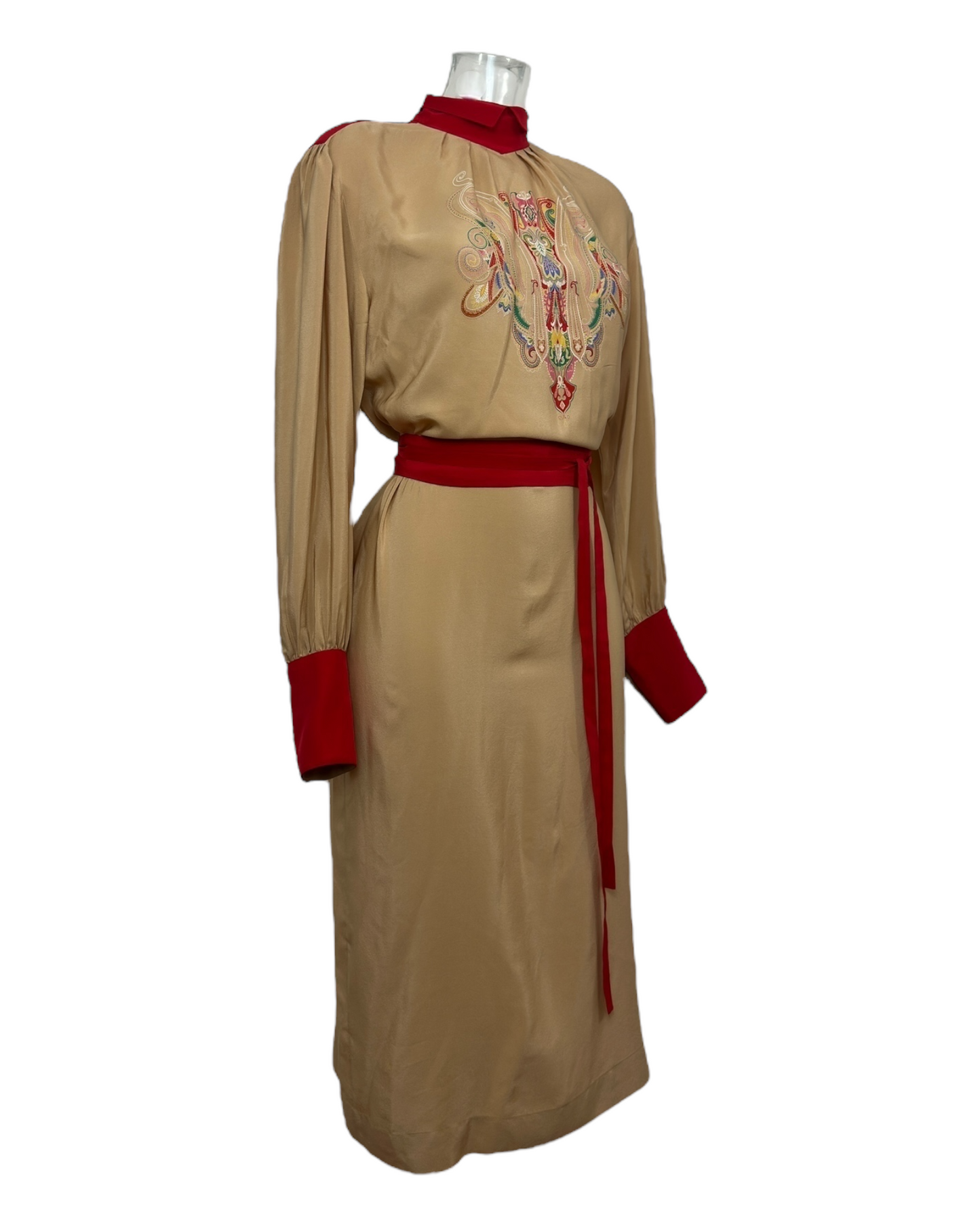 Sélection Paris Bonheur - Scali Paris – Robe Broderie Baroque – Soie Beige Broderies Rouge Carmine – Made in France